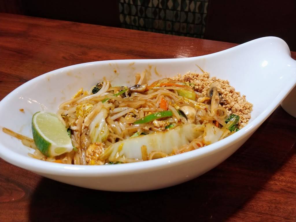 Aki sushi and Thai | restaurant | 250 N Canton Center Rd, Canton, MI 48187, USA | 7348440025 OR +1 734-844-0025