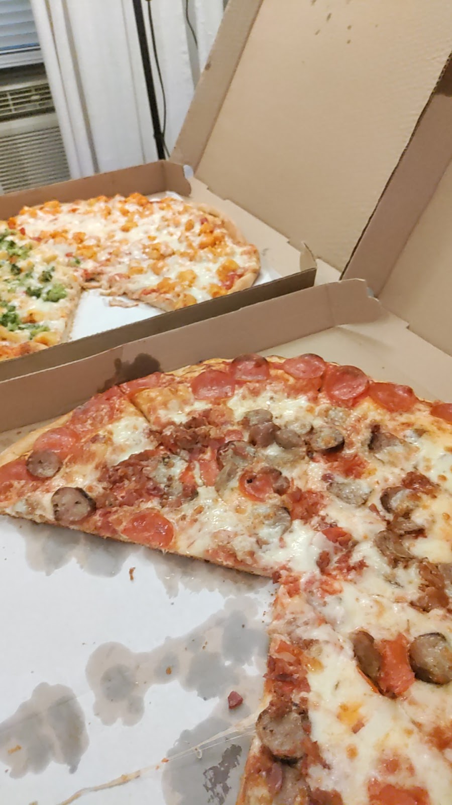 Joes Brick Oven Pizza | restaurant | 204 W 231st St, Bronx, NY 10463, USA | 7186843517 OR +1 718-684-3517