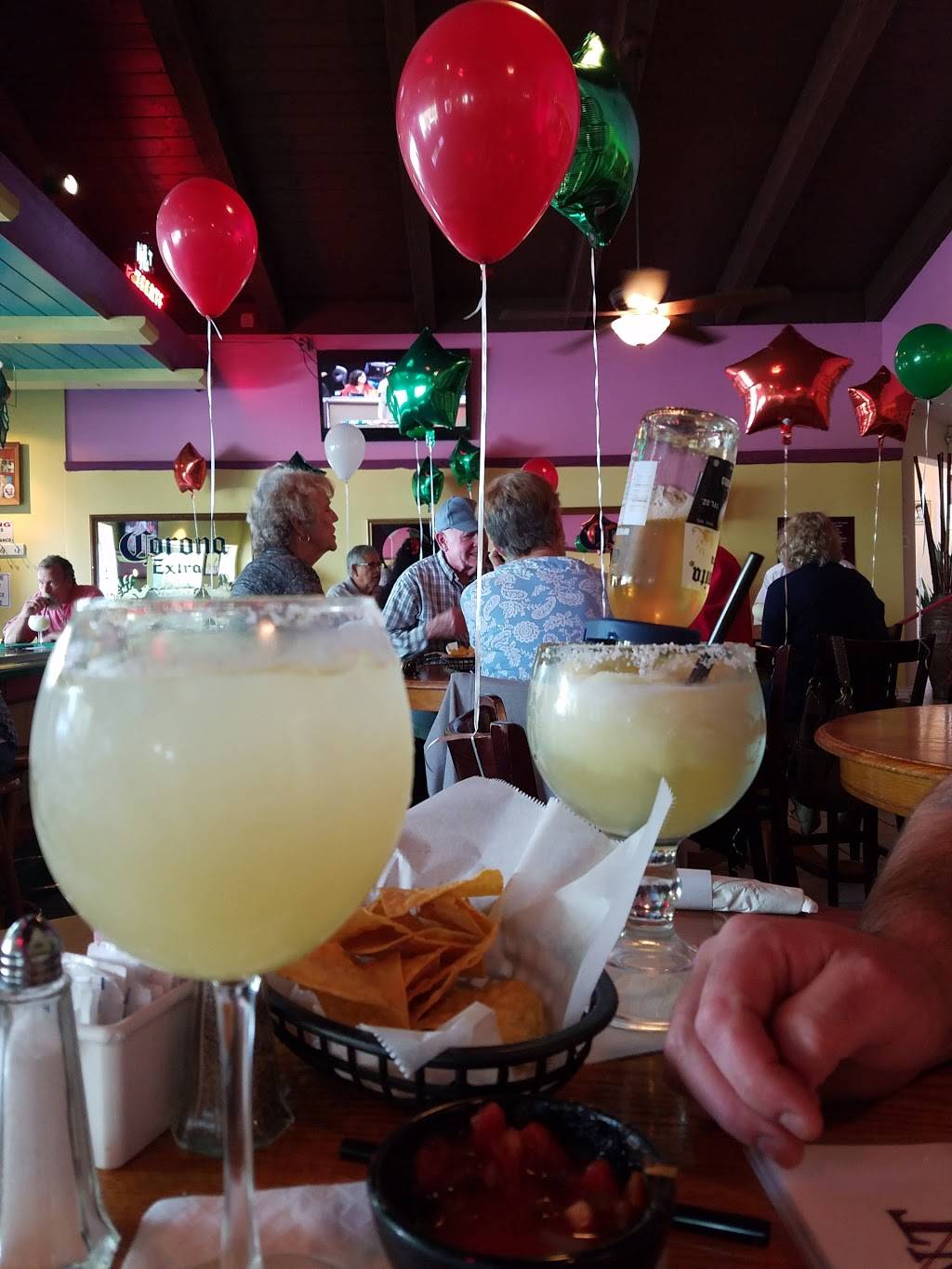 TNT on the Lake | restaurant | 2599 Lakeshore Blvd, Lakeport, CA 95453, USA | 7072634868 OR +1 707-263-4868