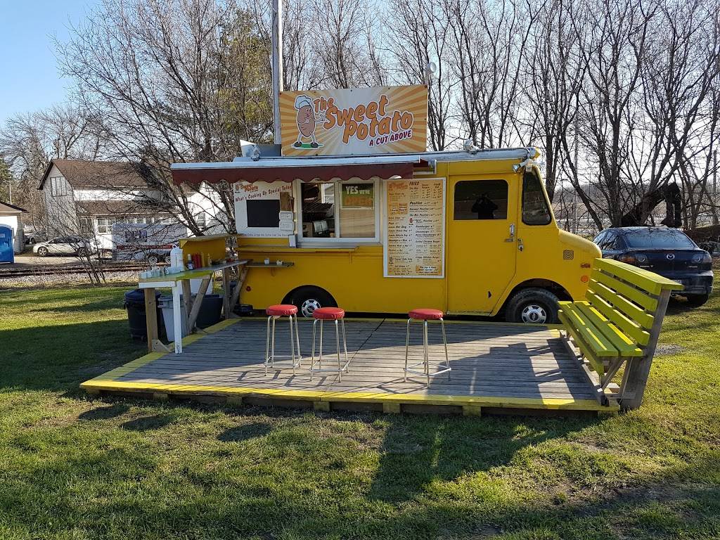 The Sweet Potato | restaurant | 405 Donald B. Munro Dr, Carp, ON K0A 1L0, Canada | 6138391773 OR +1 613-839-1773