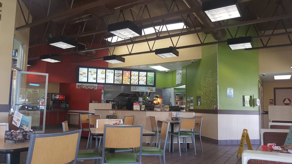 Del Taco | meal takeaway | 4344 University Pkwy, San Bernardino, CA 92407, USA | 9094739512 OR +1 909-473-9512