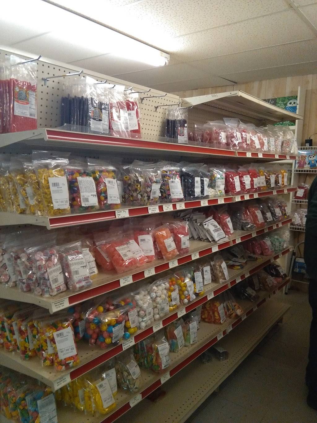 Adas Country Store and Cafe | bakery | 9653 US-45, Bethel Springs, TN 38315, USA | 7319349310 OR +1 731-934-9310