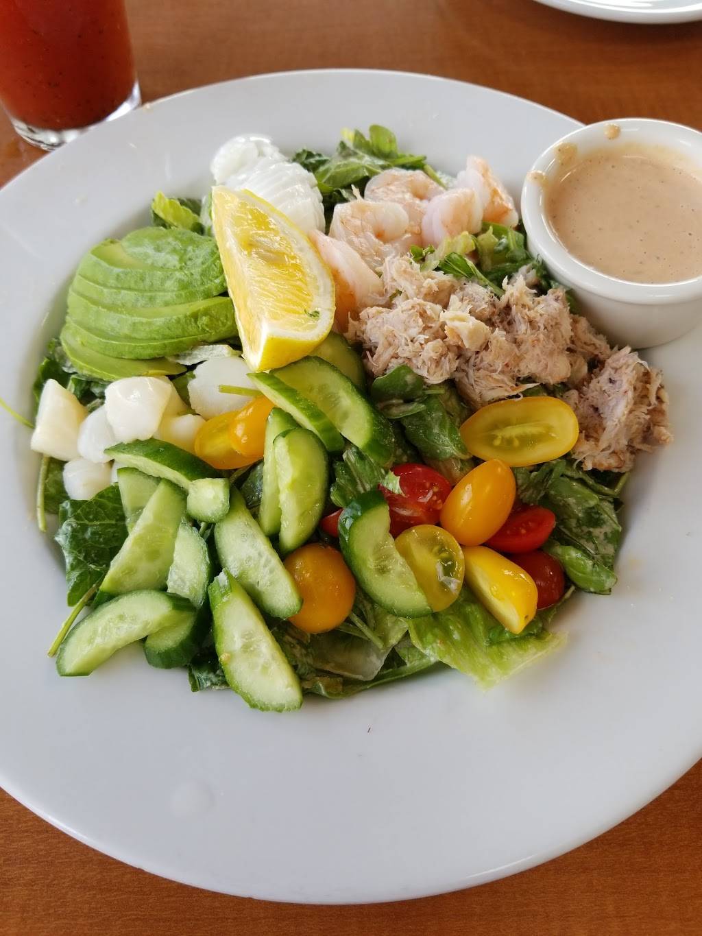 Johnnys Harborside | restaurant | 493 Lake Ave, Santa Cruz, CA 95062, USA | 8314793430 OR +1 831-479-3430