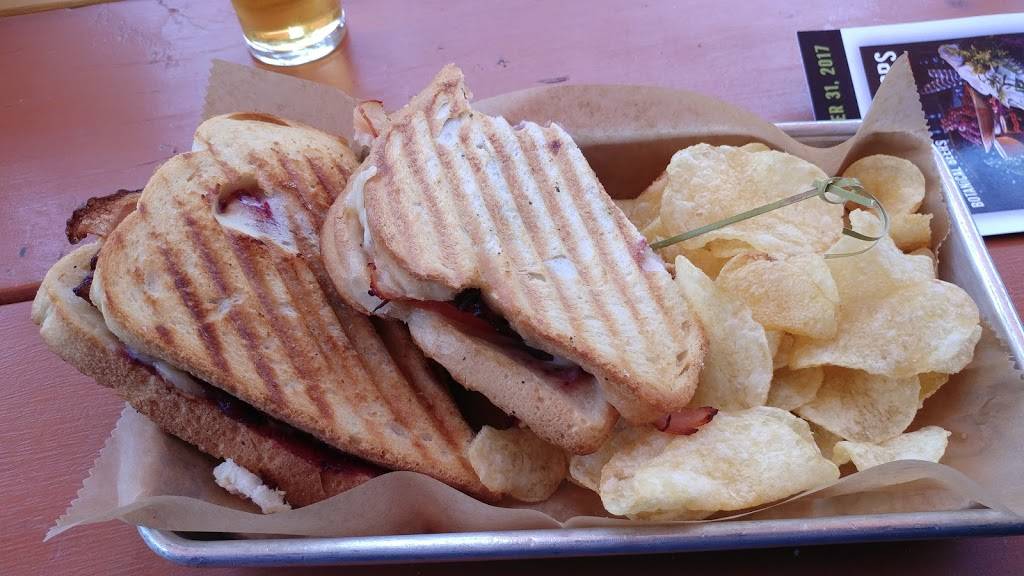 Earth Eagle Brewings | restaurant | 165 High St, Portsmouth, NH 03801, USA | 6035022244 OR +1 603-502-2244