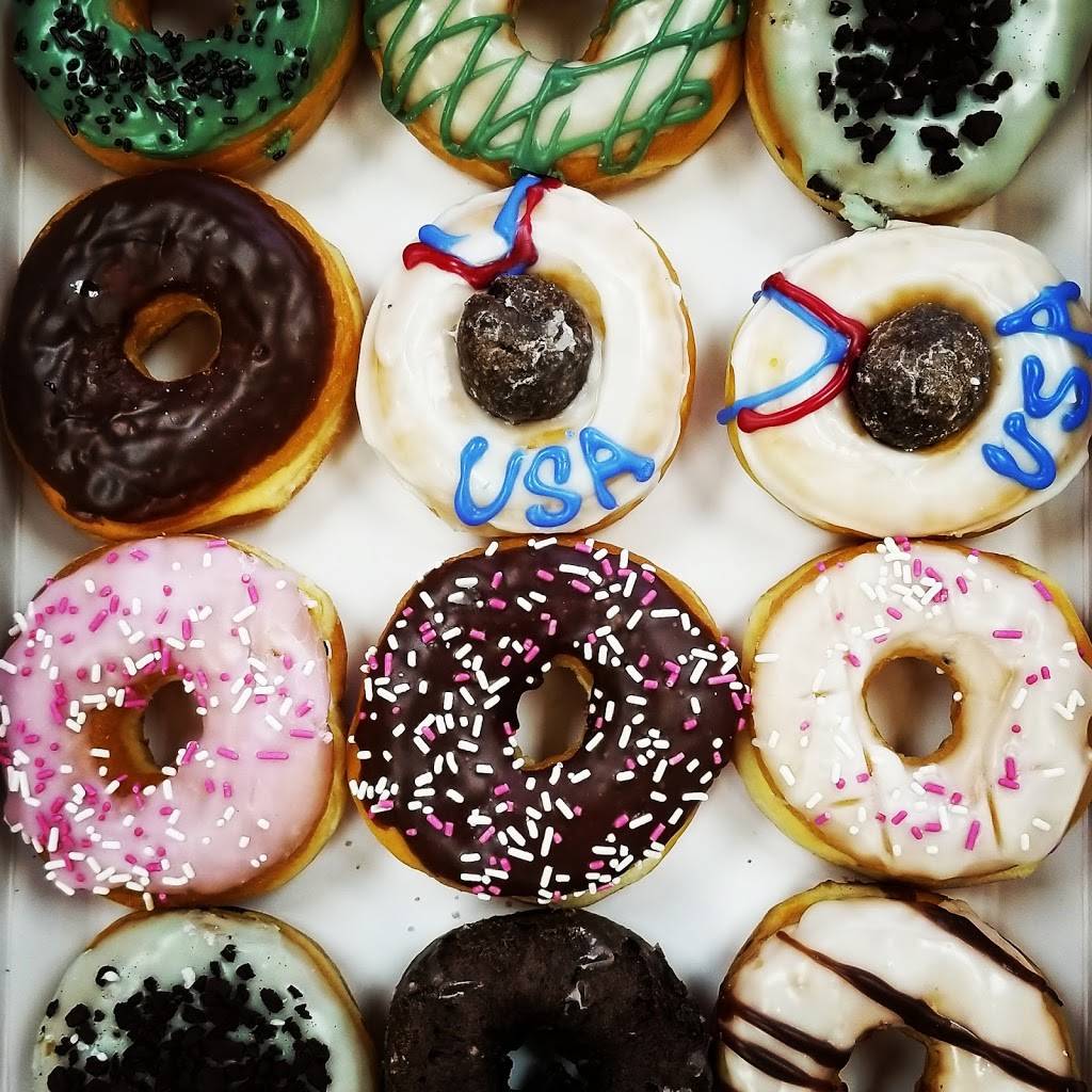 Dunkin | bakery | 550 S Federal Hwy, Dania Beach, FL 33004, USA | 9549263683 OR +1 954-926-3683