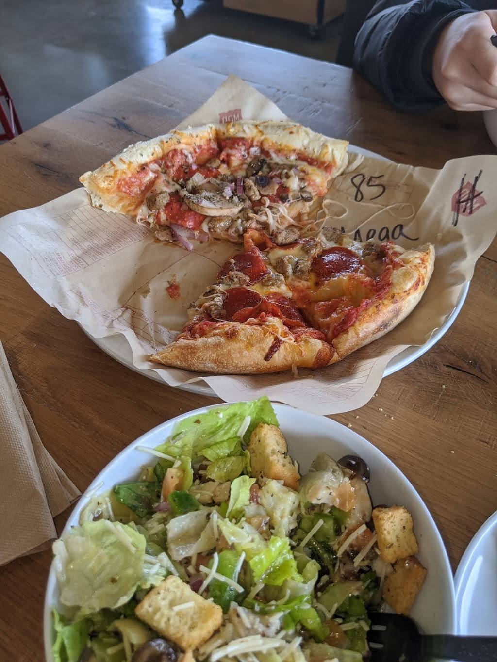 MOD Pizza | restaurant | 1370 E Main St, Carbondale, IL 62901, USA | 6184404803 OR +1 618-440-4803