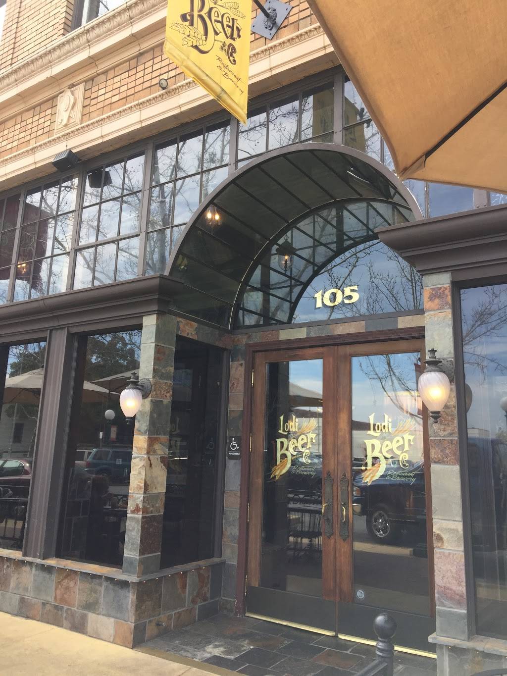 Lodi Beer Company | restaurant | 105 S School St, Lodi, CA 95240, USA | 2093689931 OR +1 209-368-9931