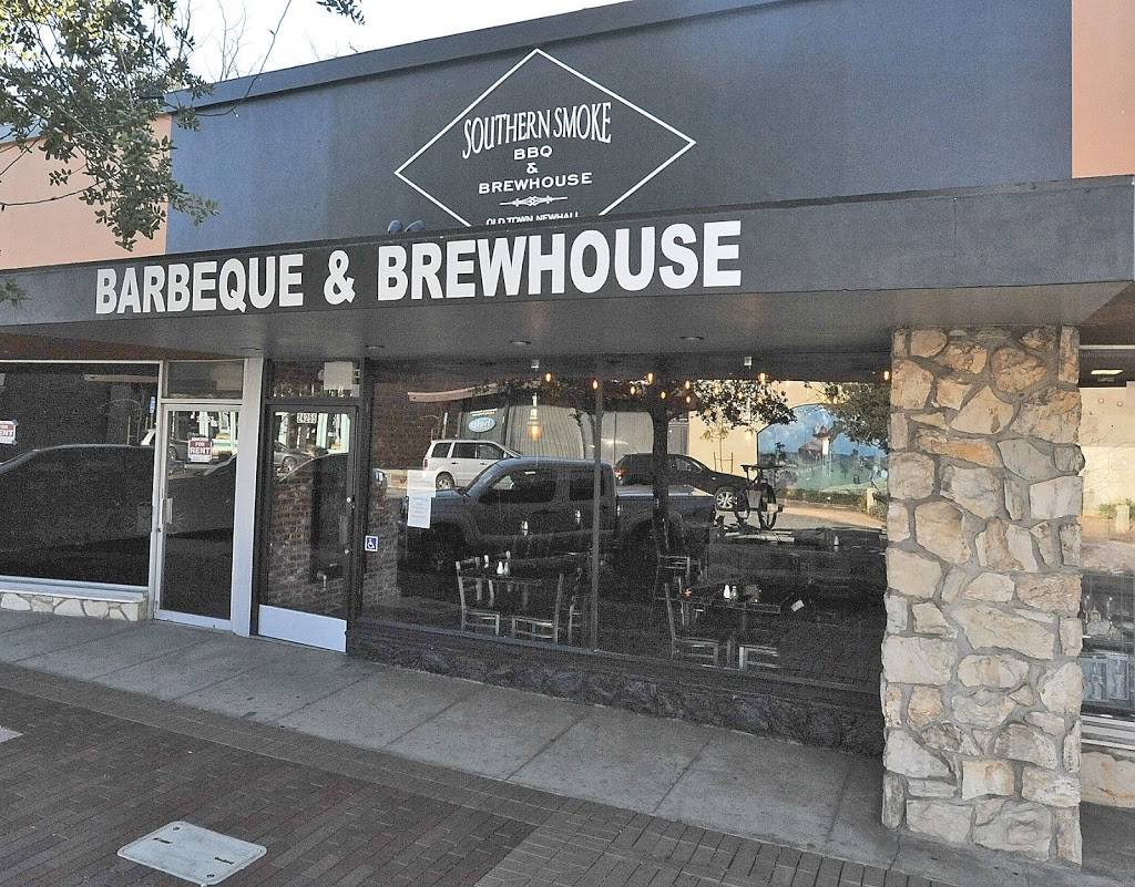 Smokehouse on Main | restaurant | 24255 Main St, Santa Clarita, CA 91321, USA | 6618884585 OR +1 661-888-4585