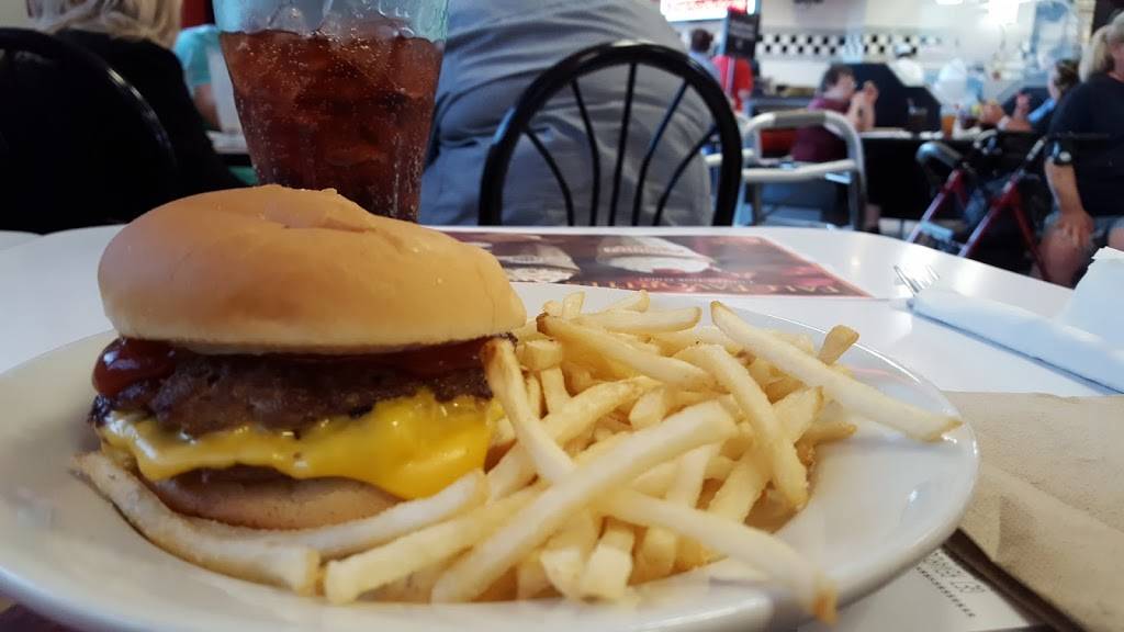 Steak n Shake | restaurant | 999 Veterans Blvd, Festus, MO 63028, USA | 6369330255 OR +1 636-933-0255