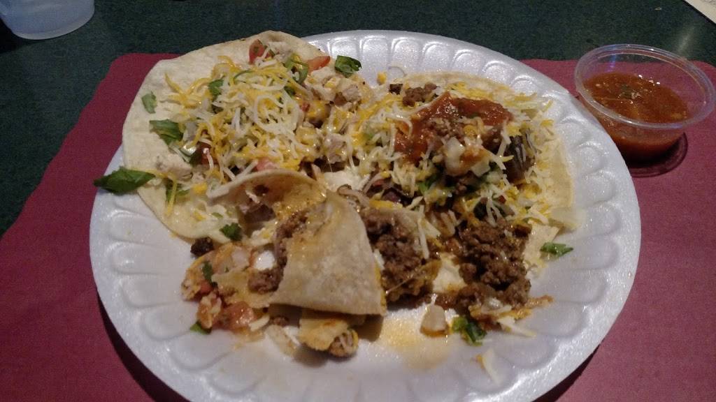 Clubhouse Grille & Spirits | restaurant | 2053 E Orangethorpe Ave, Placentia, CA 92870, USA | 7145287000 OR +1 714-528-7000