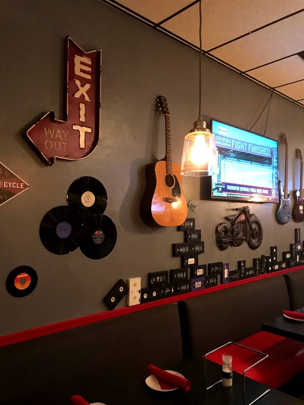 Hendrix | restaurant | 1060 Yavapai Dr #5, Rio Rico, AZ 85648, USA | 5207613999 OR +1 520-761-3999