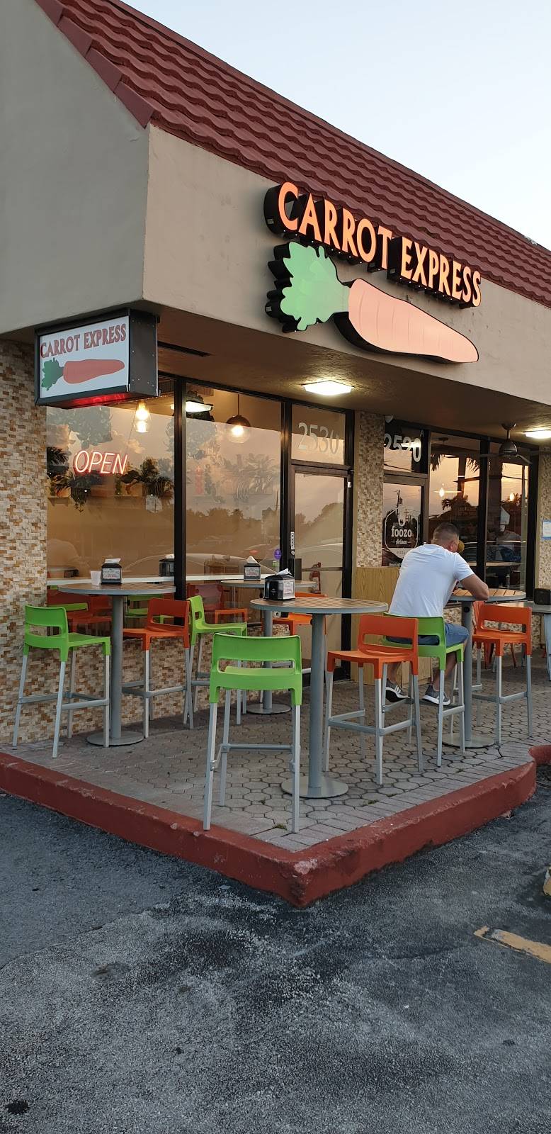 Carrot Express Aventura | restaurant | 2530 NE 186 St North Miami Beach, Aventura, FL 33180, USA | 3057602049 OR +1 305-760-2049