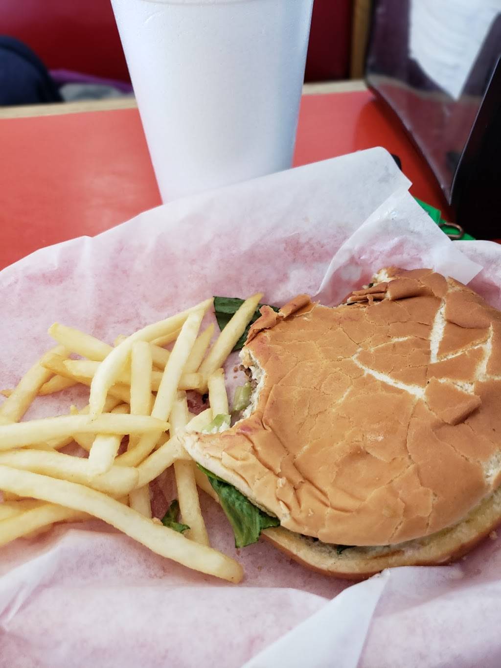 Red Top Restaurant | restaurant | 101 Circle Way St, Lake Jackson, TX 77566, USA | 9792973079 OR +1 979-297-3079