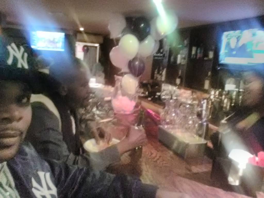 Studio 735 Bar and Lounge | restaurant | 735 St Nicholas Ave, New York, NY 10031, USA | 9173261138 OR +1 917-326-1138