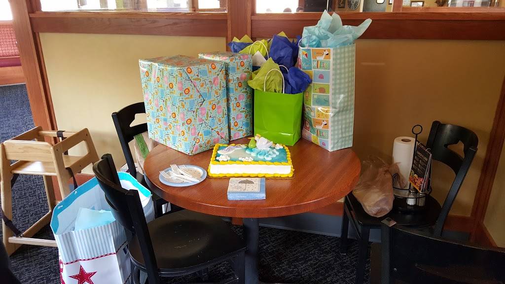 Pizza Hut | meal takeaway | 677 Main St, Bridgeport, OH 43912, USA | 7406351300 OR +1 740-635-1300