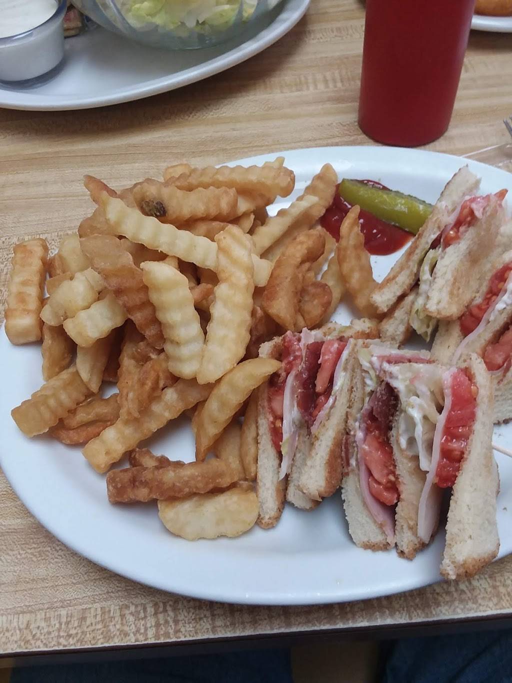 Oh Henrys | restaurant | 201 E Main St, Rogersville, TN 37857, USA | 4232720980 OR +1 423-272-0980