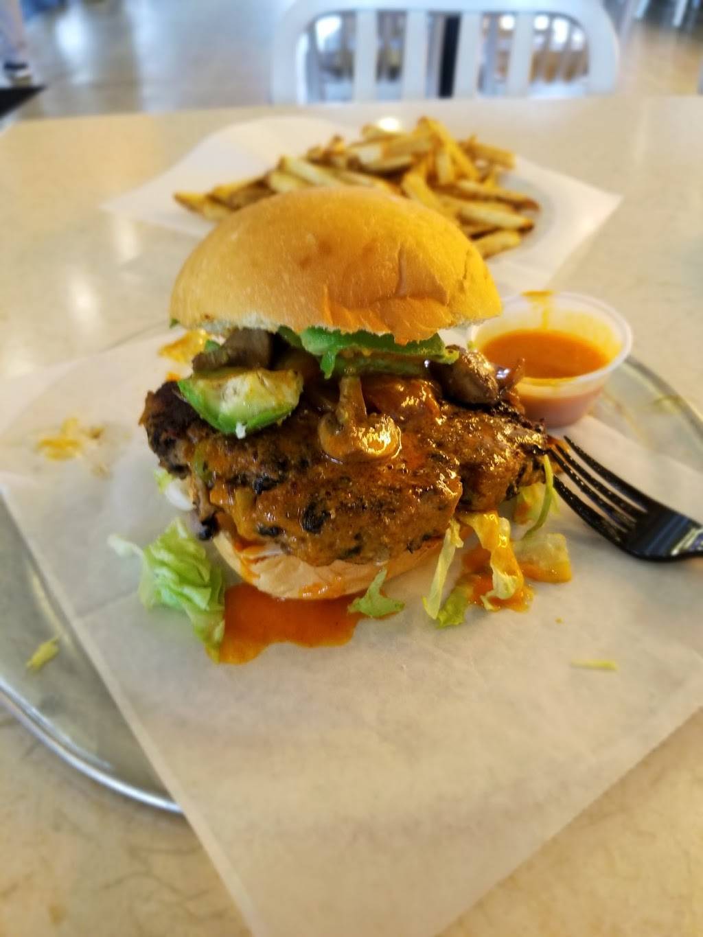 Patty Burger | restaurant | 4749 Baldwin Rd, Orion Charter Township, MI 48359, USA | 2484996674 OR +1 248-499-6674