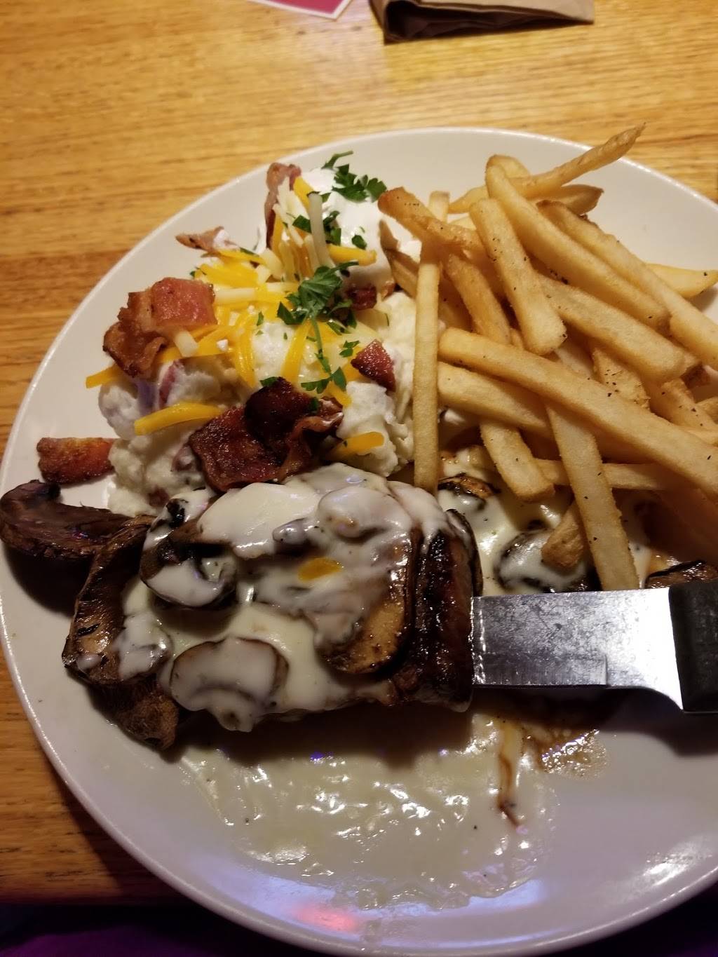 Applebees Grill + Bar | restaurant | 1 Amato Dr, Windham, ME 04062, USA | 2078923574 OR +1 207-892-3574