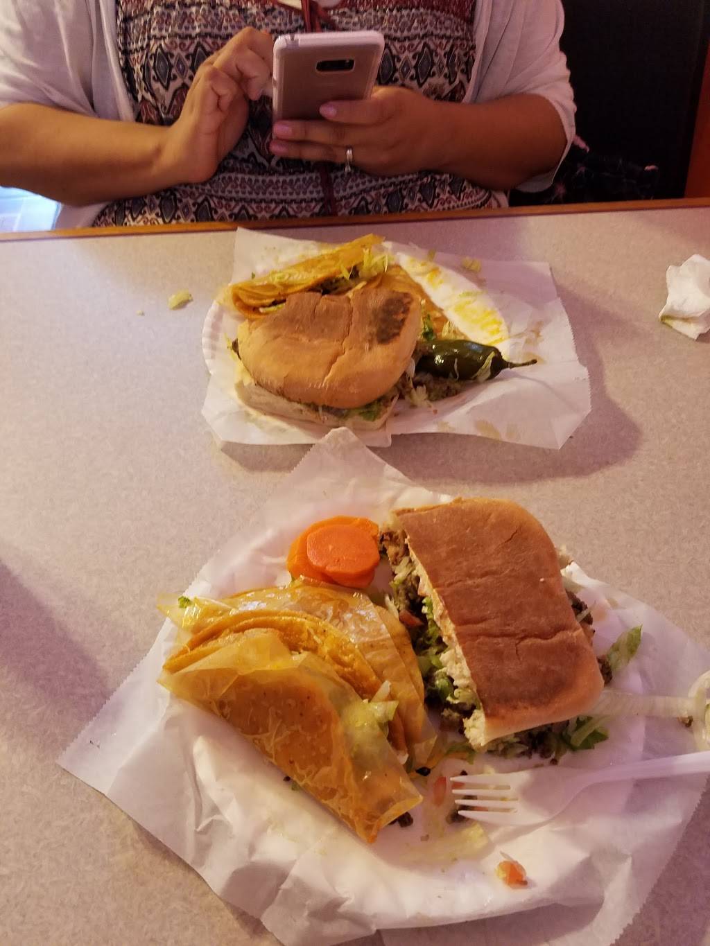 Titos La Especial | restaurant | 701 N Harbor Blvd, Santa Ana, CA 92703, USA | 7145549871 OR +1 714-554-9871