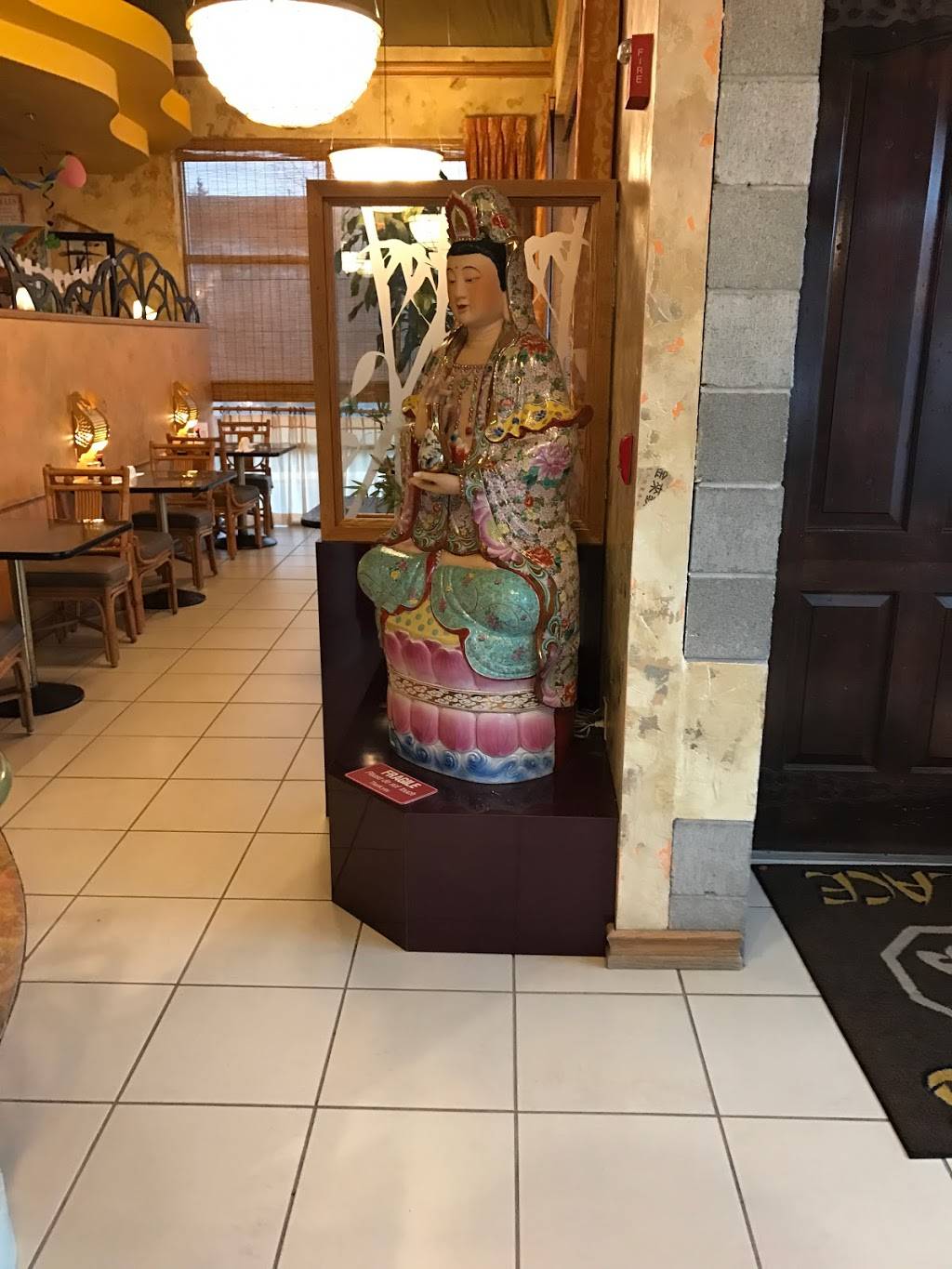 Chans Place | restaurant | 4592 Klahanie Dr SE, Issaquah, WA 98029, USA | 4253138883 OR +1 425-313-8883