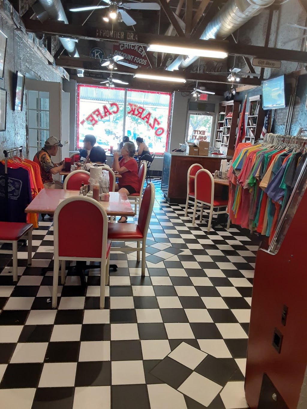 The Sundowner Bar | restaurant | W 500 Rd, Phillipsburg, KS 67661, USA | 7853028058 OR +1 785-302-8058