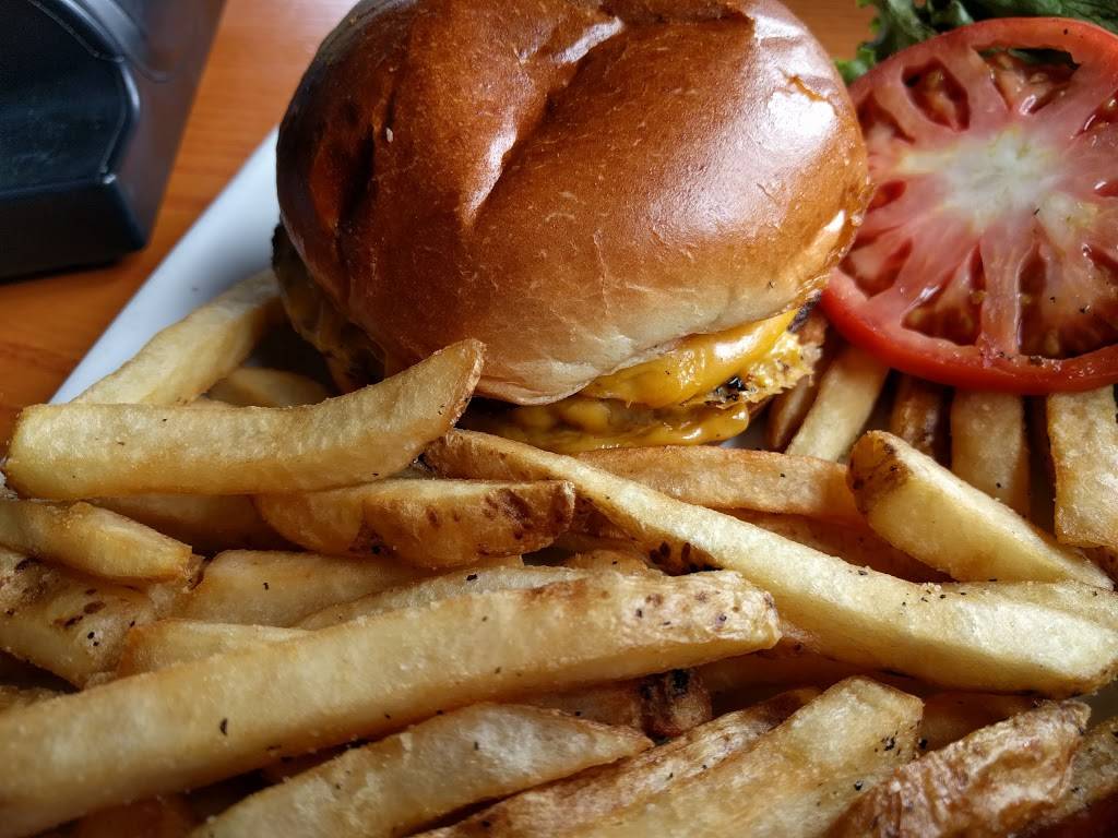 Chilis Grill & Bar | meal takeaway | 3411 Sumner Blvd, Raleigh, NC 27616, USA | 9197922545 OR +1 919-792-2545