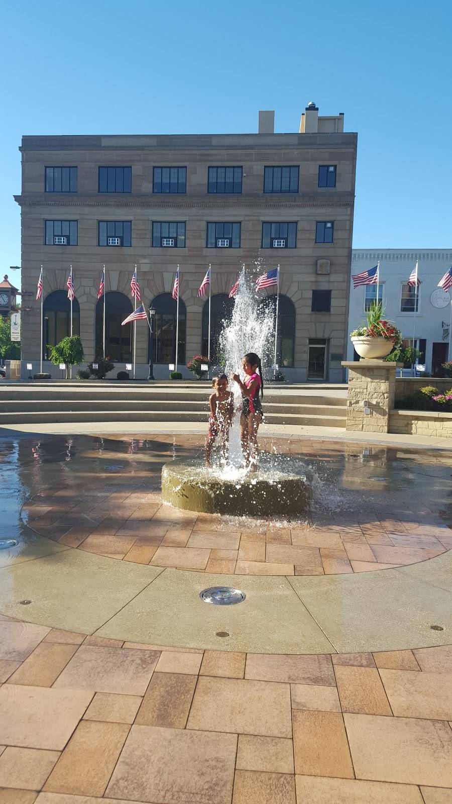 Dominos Pizza | meal delivery | 1 Berea Commons Ste 2, Berea, OH 44017, USA | 4408910030 OR +1 440-891-0030