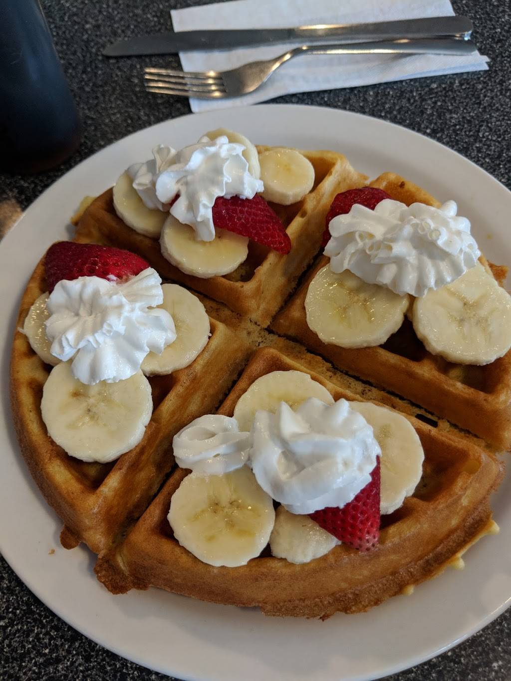 Mels Dinor Restaurant | restaurant | 559 Steven Ct, Newmarket, ON L3Y 9B8, Canada | 9058950550 OR +1 905-895-0550