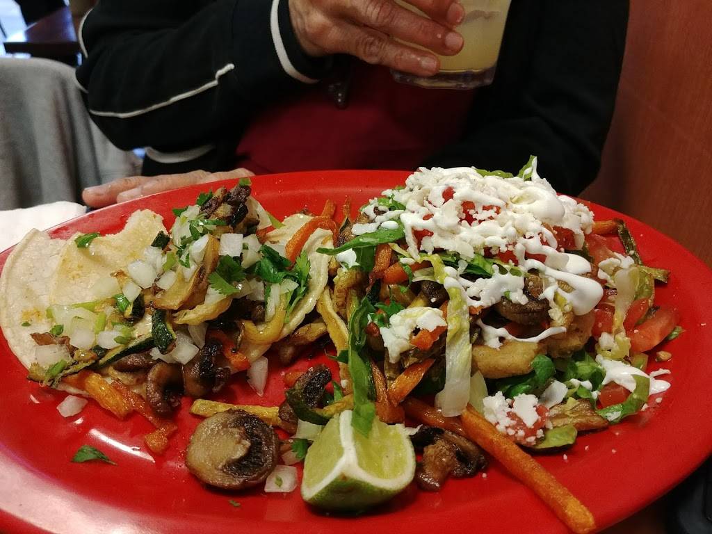 El Limon | restaurant | 61 W Lancaster Ave, Ardmore, PA 19003, USA | 4844163211 OR +1 484-416-3211