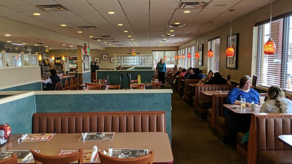 Dennys | restaurant | 730 Shelburne Rd, South Burlington, VT 05403, USA | 8028634000 OR +1 802-863-4000