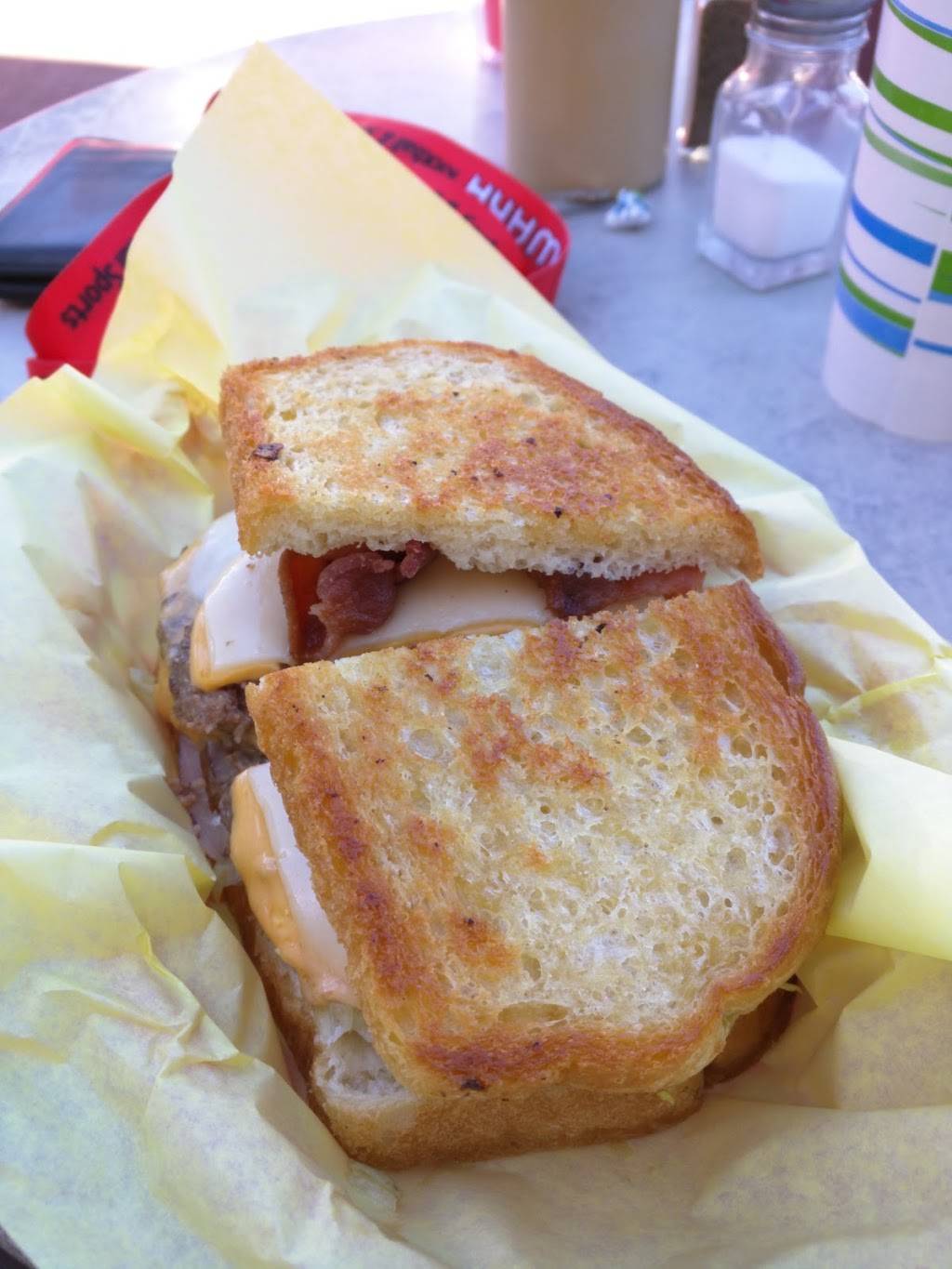 Tinkers Burgers | restaurant | 2275 Ortega Hill Rd C, Summerland, CA 93067, USA | 8059691970 OR +1 805-969-1970