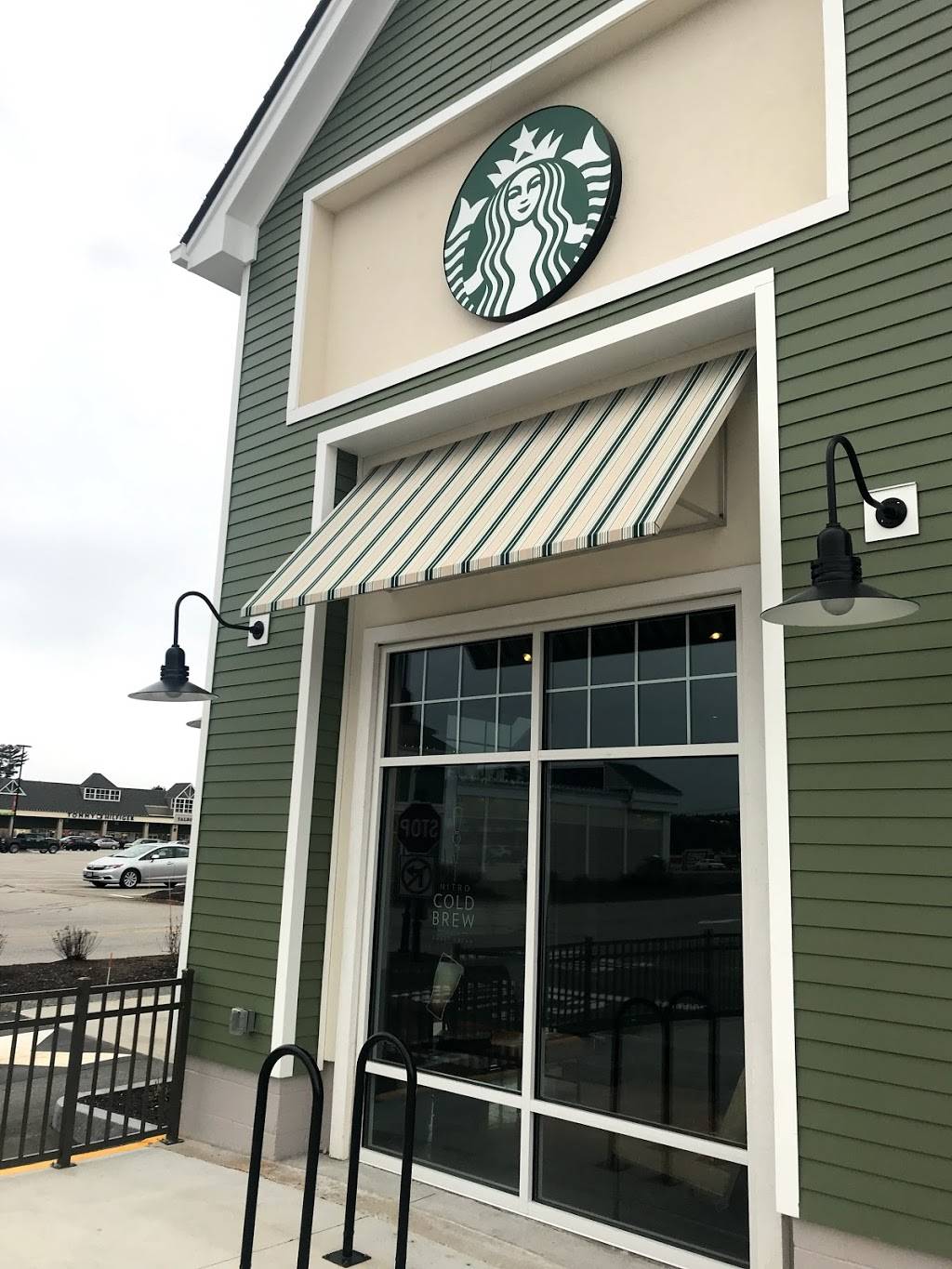 Starbucks | cafe | 120 Laconia Rd Suite 500, Tilton, NH 03276, USA | 6032862640 OR +1 603-286-2640