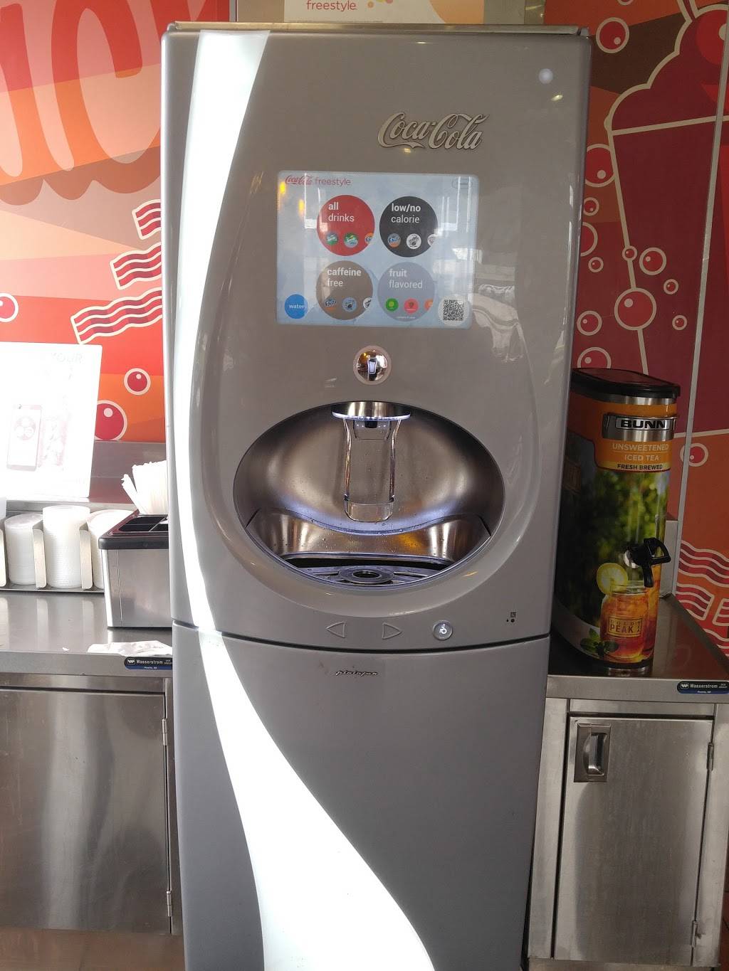 Jack in the Box | restaurant | 4200 Chester Ave, Bakersfield, CA 93301, USA | 6613256323 OR +1 661-325-6323