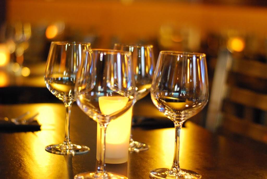 Queens Castle Restobar | restaurant | 570 Longworth Ave, Bowmanville, ON L1C 0H4, Canada | 9056230008 OR +1 905-623-0008