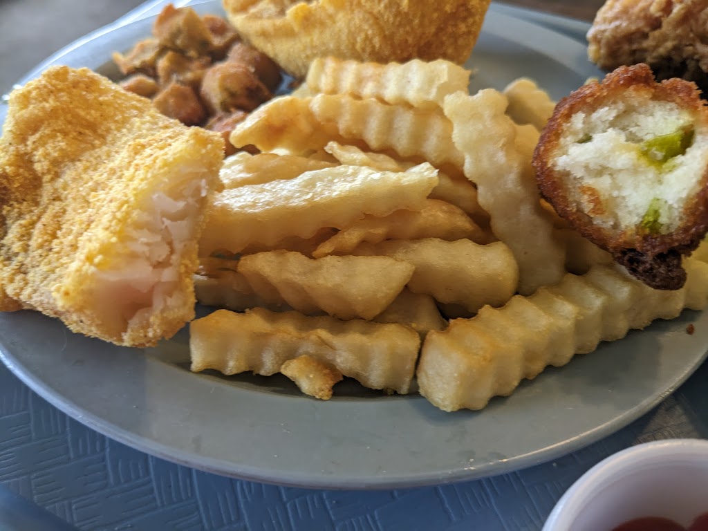 Huckleberrys Catfish Buffet | restaurant | 2613 Eastline Rd, Searcy, AR 72143, USA | 5012680194 OR +1 501-268-0194