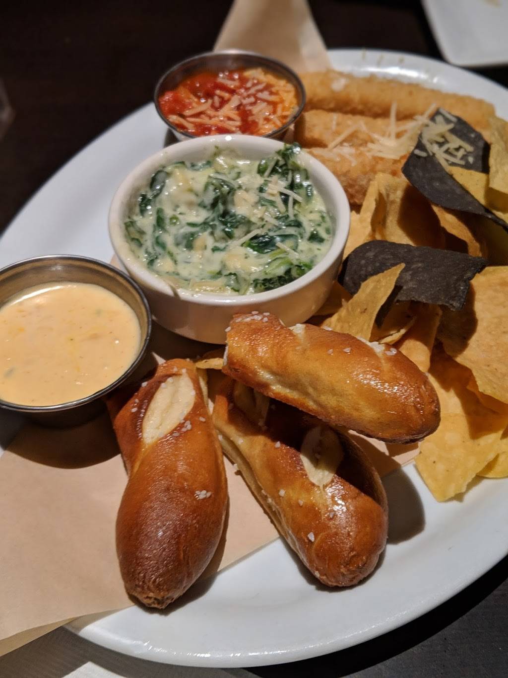 Ruby Tuesday | restaurant | 470 Lewis Ave, Meriden, CT 06450, USA | 2036301703 OR +1 203-630-1703