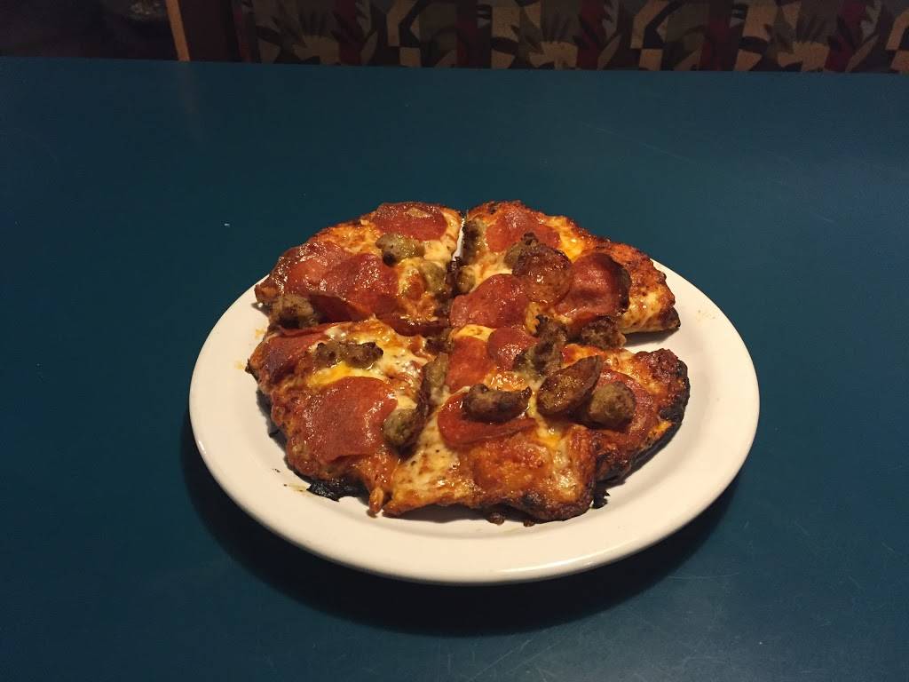 Round Table Pizza | meal delivery | 127 K St, Sacramento, CA 95814, USA | 9164437461 OR +1 916-443-7461