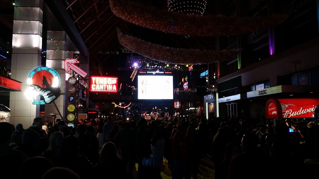 Sullys Saloon & Restaurant | restaurant | 434 S 4th St, Louisville, KY 40202, USA | 5025854100 OR +1 502-585-4100