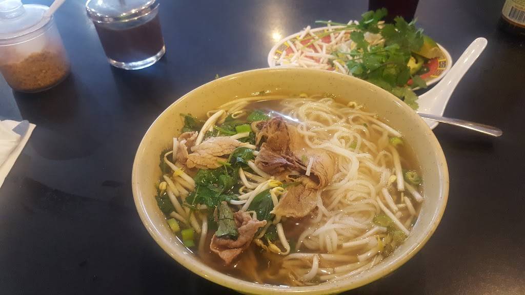 Pho Cong | restaurant | 300 W Bitters Rd, San Antonio, TX 78216, USA | 2104995572 OR +1 210-499-5572