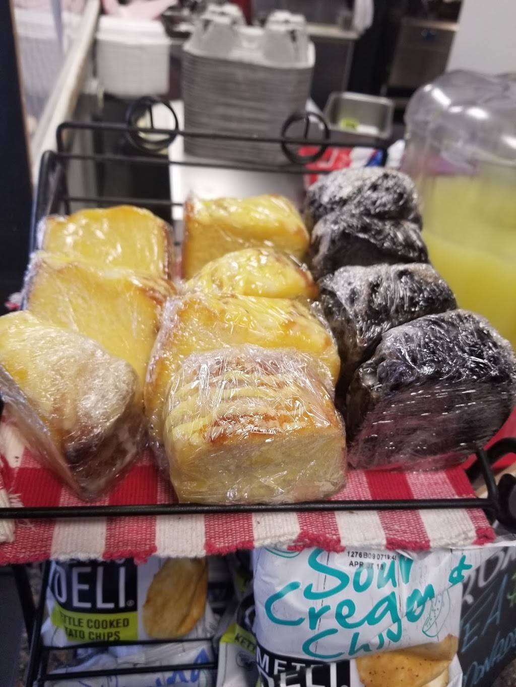 Road Runner Cafe | cafe | 1153 Kincaid Bridge Rd, Winnsboro, SC 29180, USA | 8036351600 OR +1 803-635-1600