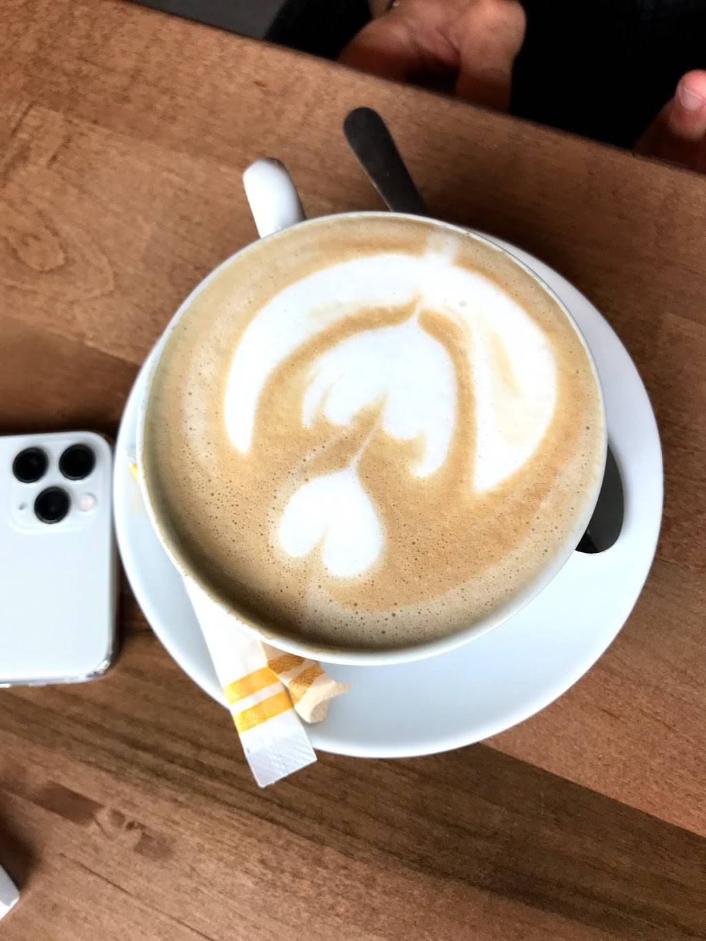 Resto Capucine | restaurant | 7000 Boulevard Maurice-Duplessis, Montréal, QC H1G 0A1, Canada | 5143287604 OR +1 514-328-7604