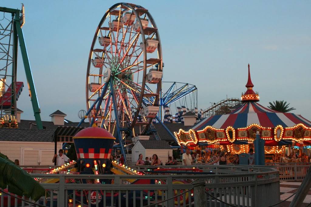 Kemah Waterfront | restaurant | 701 4th St, Kemah, TX 77565, USA | 2813348902 OR +1 281-334-8902