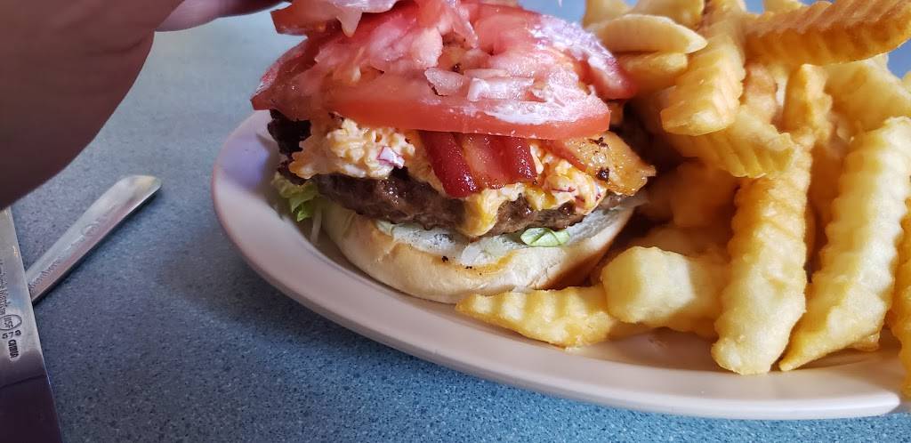 Busters Place | restaurant | 1615 NW Broad St, Murfreesboro, TN 37129, USA | 6158955464 OR +1 615-895-5464