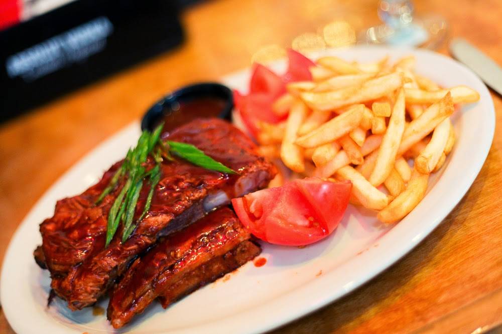 The Island Spot | restaurant | 2661 Midway Rd #105, Carrollton, TX 75006, USA | 9724477000 OR +1 972-447-7000