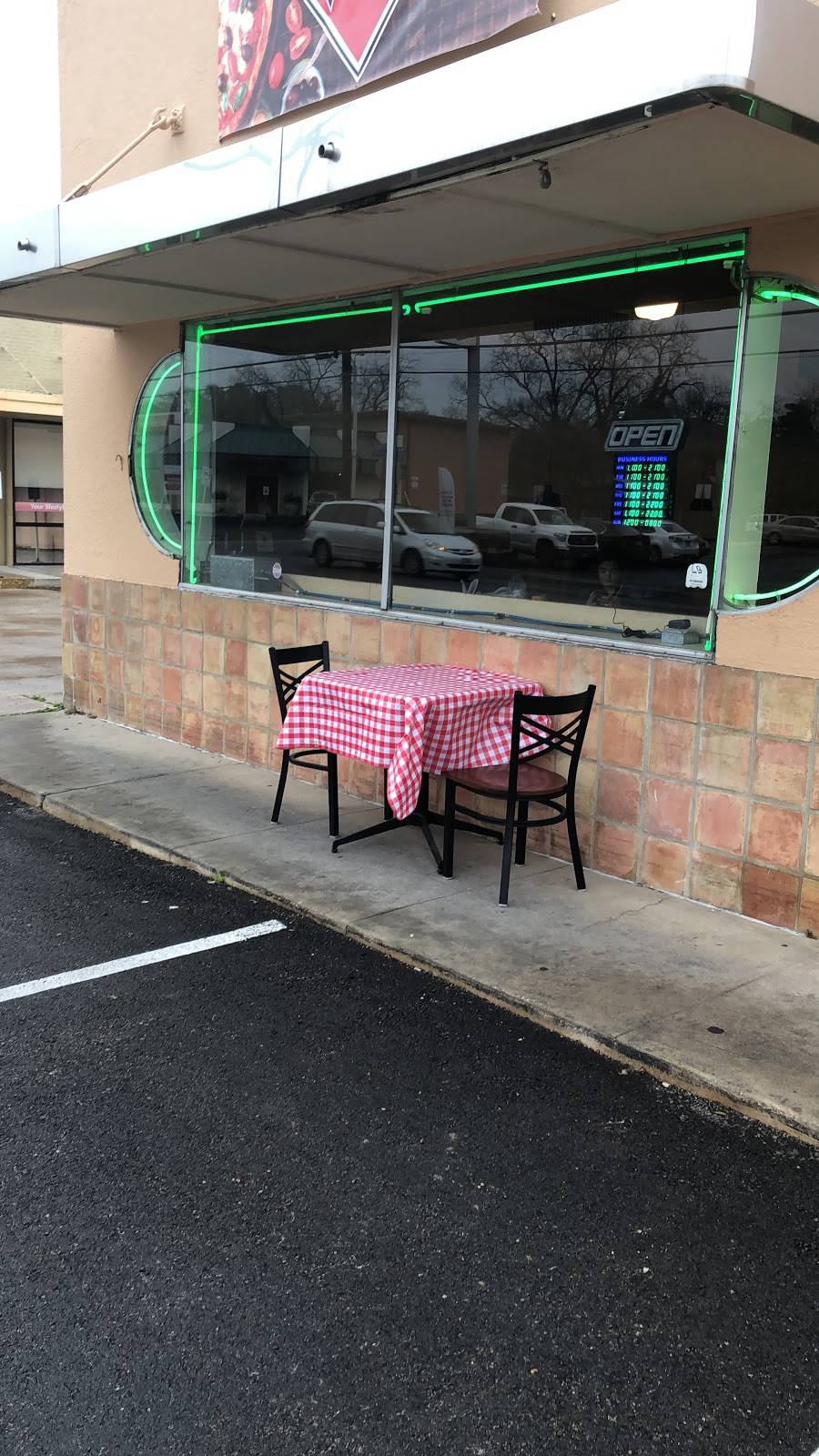 Volare Italian Restaurant | restaurant | 3902 McCullough Ave, San Antonio, TX 78212, USA | 2102513424 OR +1 210-251-3424