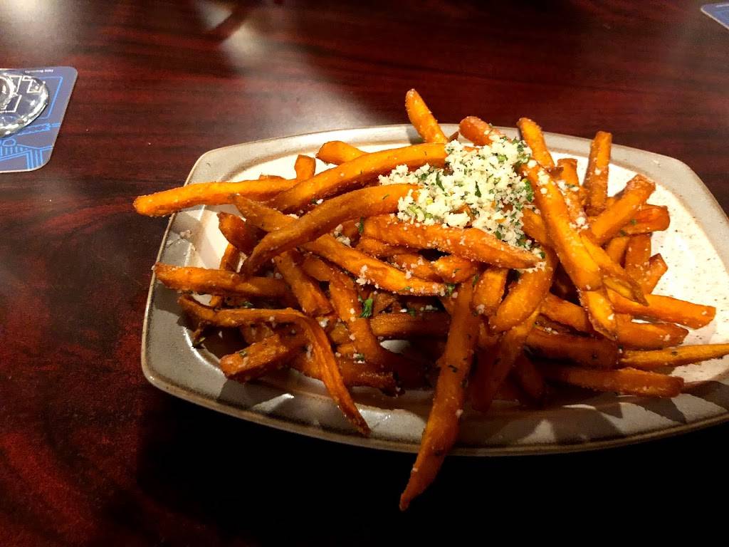 Madisons Pub and Grill | restaurant | 7611 S Madison St, Willowbrook, IL 60527, USA | 6304555520 OR +1 630-455-5520