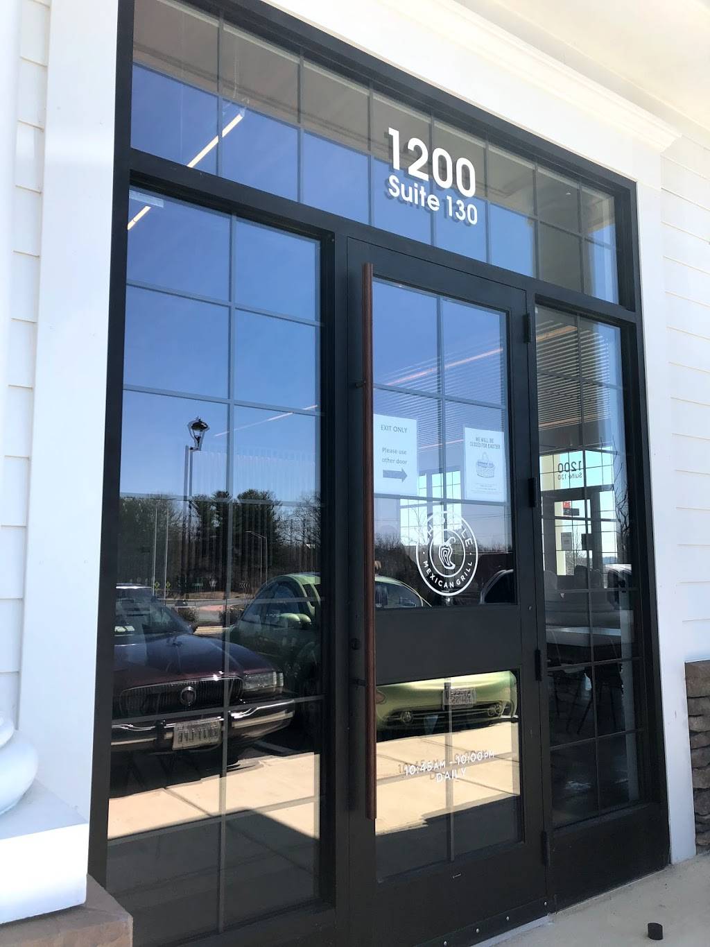 Chipotle Mexican Grill | restaurant | 1200 Wolf Rock Drive #130, Purcellville, VA 20132, USA | 5404413952 OR +1 540-441-3952