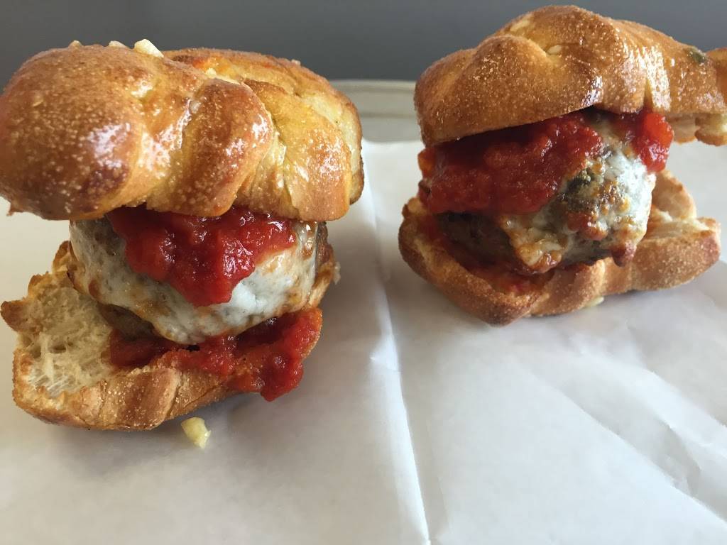 La Pizza Via | restaurant | 914 IL-22, Fox River Grove, IL 60021, USA | 2248888100 OR +1 224-888-8100