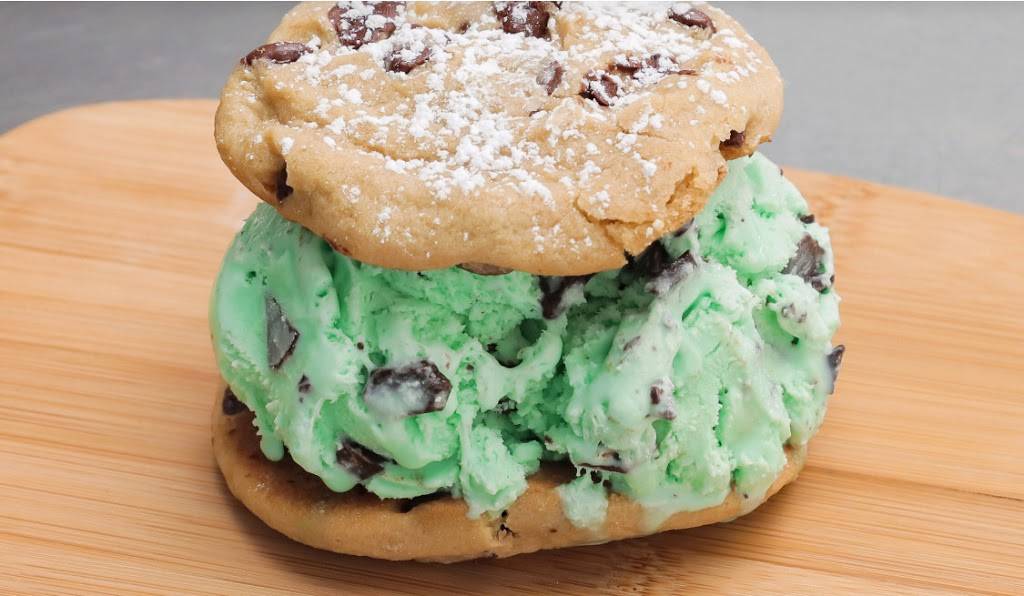 Millies Burgers, Steaks & Shakes | restaurant | 1441 W Shunk St, Philadelphia, PA 19145, USA | 2154678553 OR +1 215-467-8553