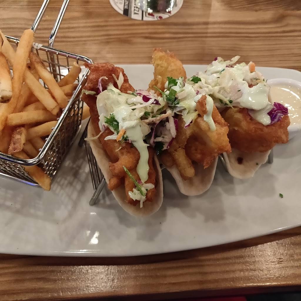 Leinie Lodge & Beer Garden | restaurant | 1323 Walnut St, Kansas City, MO 64106, USA | 8165412800 OR +1 816-541-2800